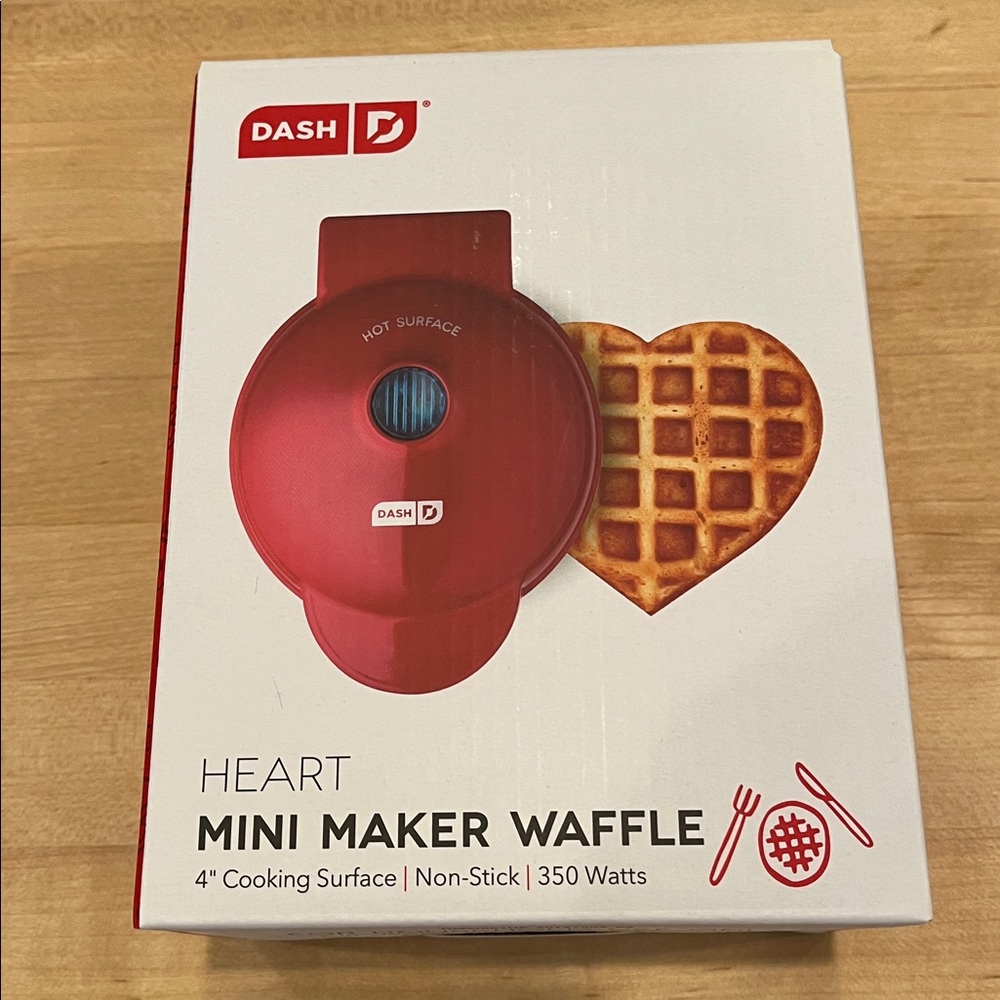 Dash Heart Mini Maker Waffle Red NIB Valentines